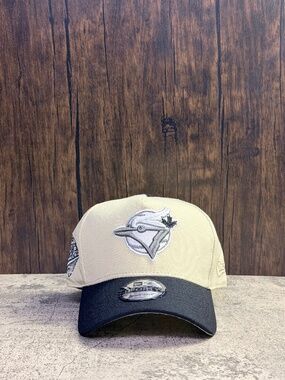 NWT New Era Toronto Blue Jays 9FIFTY Snapback Cream/Black OSFA
